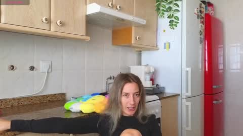 Snapshot of lunary_mix chatting on 02-01-25, 12:26 Luna online show from 02-01-25, 12:26