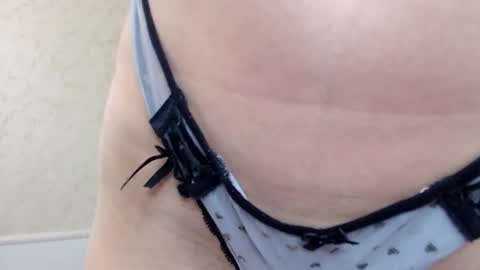 Snapshot of lunastars13 chatting on 03-10-25, 04:03 lunastars13 online show from 03-10-25, 04:03