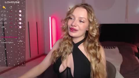 LunaticaBae online show from 03-04-25, 12:50