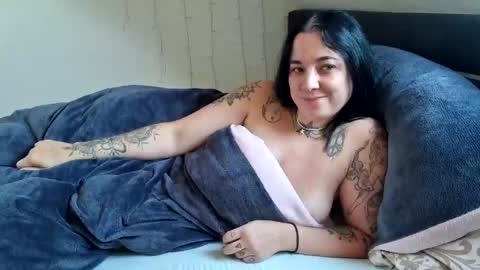 Luna  powered by bitch dust online show from 12-16-24, 11:33