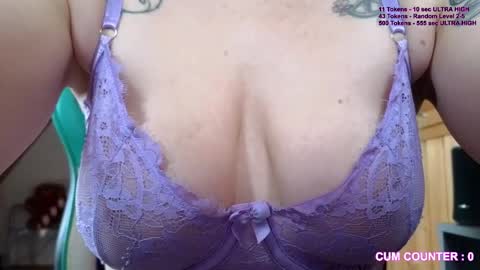 Luna  powered by bitch dust online show from 01-09-26, 12:30