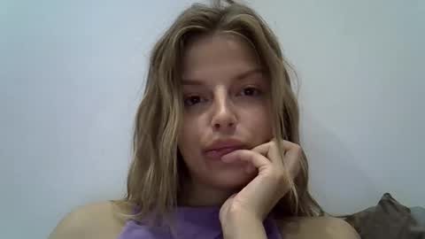 Snapshot of lunav7 chatting on 09-26-25, 06:12 Luna online show from 09-26-25, 06:12