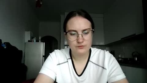 lunavelvet3 online show from 11-04-25, 01:32