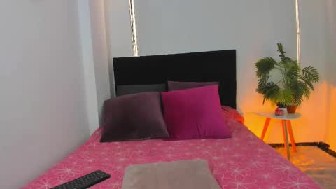 Snapshot of lunavelvet7 chatting on 09-22-25, 03:25 lunavelvet7 online show from 09-22-25, 03:25