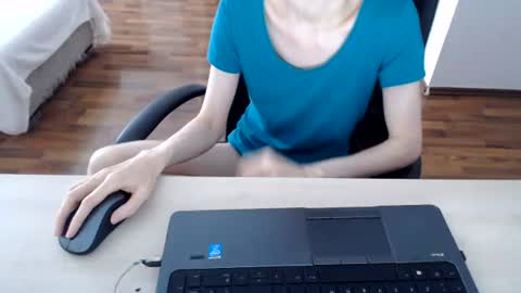 Snapshot of lunavibe_ chatting on 06-13-26, 11:52 lunavibe_ online show from 06-13-26, 11:52