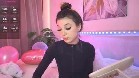 Snapshot of lunavine chatting on 02-23-26, 08:44 Veronica online show from 02-23-26, 08:44