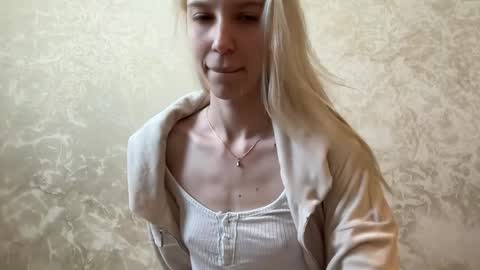 Snapshot of lunawhitex chatting on 06-01-26, 01:57 Luna online show from 06-01-26, 01:57