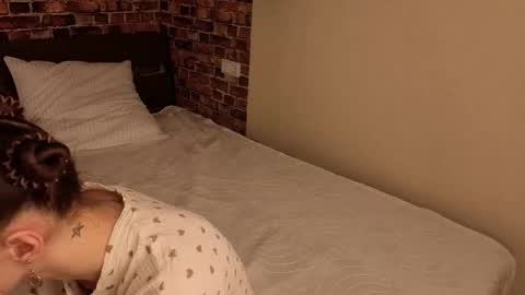 Kira online show from 02-25-26, 02:10