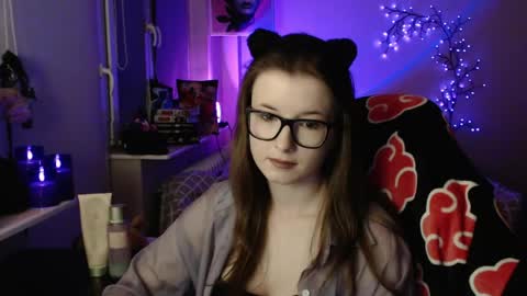 Snapshot of lunaxcherry chatting on 04-30-26, 06:47 LunaXcherry online show from 04-30-26, 06:47