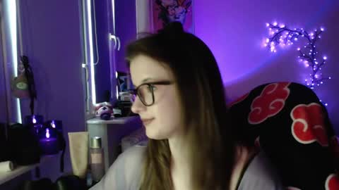 Snapshot of lunaxcherry chatting on 05-07-26, 05:18 LunaXcherry online show from 05-07-26, 05:18