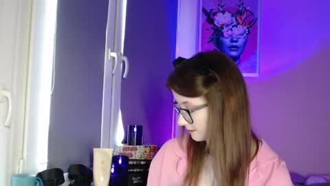 Snapshot of lunaxcherry chatting on 05-21-26, 06:15 LunaXcherry online show from 05-21-26, 06:15