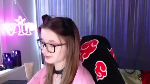 Snapshot of lunaxcherry chatting on 06-22-26, 05:32 LunaXcherry online show from 06-22-26, 05:32