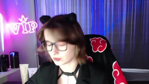 Snapshot of lunaxcherry chatting on 07-21-26, 04:42 LunaXcherry online show from 07-21-26, 04:42