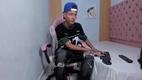 Snapshot of lunay_bigcock420 chatting on 10-30-25, 11:49 lunay_bigcock420 online show from 10-30-25, 11:49