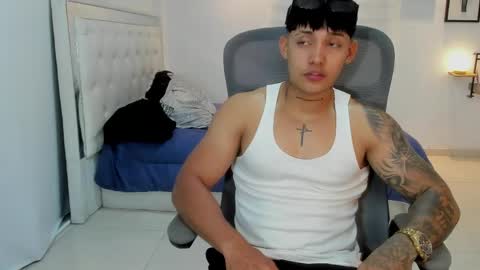 Snapshot of lunay_xtreemboy chatting on 04-22-26, 11:28 Lunay online show from 04-22-26, 11:28