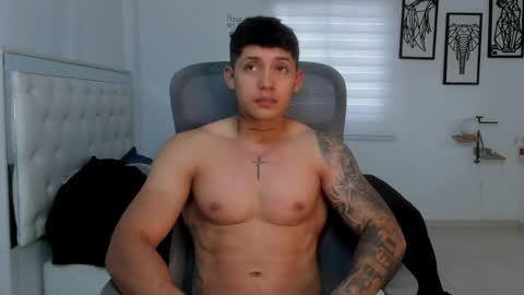 Snapshot of lunay_xtreemboy chatting on 05-30-26, 07:55 Lunay online show from 05-30-26, 07:55