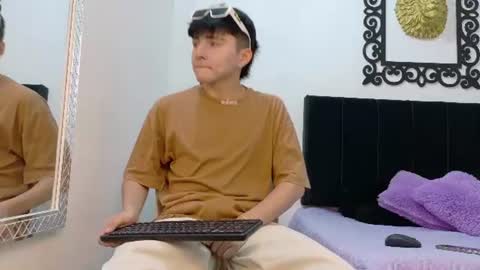 Snapshot of lunaydream chatting on 07-16-26, 01:06 lunaydream online show from 07-16-26, 01:06