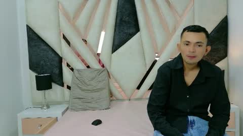 Snapshot of lunaysebastian chatting on 07-03-26, 02:56 Luna y Sebastian online show from 07-03-26, 02:56