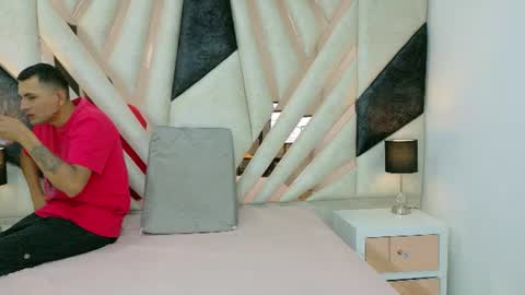 Snapshot of lunaysebastian chatting on 07-08-26, 02:21 Luna y Sebastian online show from 07-08-26, 02:21