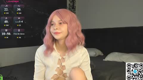 Snapshot of lune_fallenstar chatting on 07-14-26, 02:05 Lune FallenStar online show from 07-14-26, 02:05