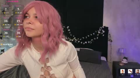 Snapshot of lune_fallenstar chatting on 07-20-26, 10:39 Lune FallenStar online show from 07-20-26, 10:39