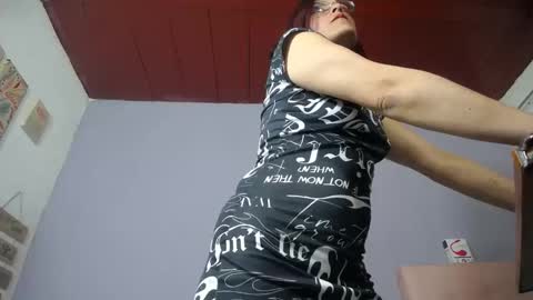 Snapshot of lunitaqueen_ chatting on 05-25-26, 03:45 Luna Tamara online show from 05-25-26, 03:45