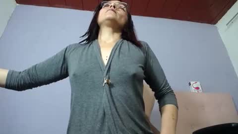 Snapshot of lunitaqueen_ chatting on 06-02-26, 06:15 Luna Tamara online show from 06-02-26, 06:15