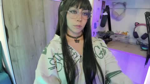 Snapshot of lunivyra chatting on 07-20-26, 05:15 lunivyra online show from 07-20-26, 05:15