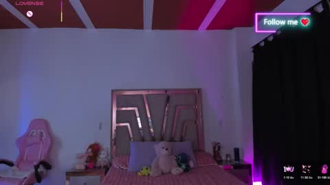 Snapshot of lunna_roosee chatting on 02-27-26, 03:06 LUNA ROSE online show from 02-27-26, 03:06