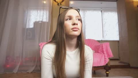 Snapshot of lunnraiz chatting on 04-28-26, 02:55 Luna online show from 04-28-26, 02:55