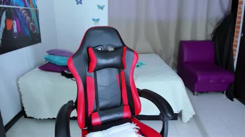 LunoxLili online show from 11-22-25, 03:49