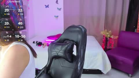 Snapshot of lunoox_ chatting on 02-26-26, 01:15 LunoxLili online show from 02-26-26, 01:15