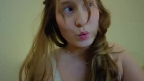 Snapshot of lunoria chatting on 03-09-26, 09:41 lunoria online show from 03-09-26, 09:41