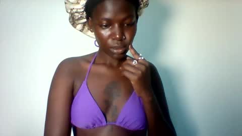 luo_queen online show from 04-15-26, 02:51