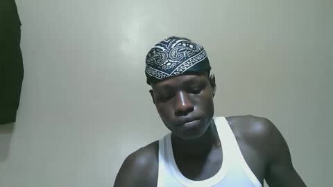 Snapshot of luoislove chatting on 10-27-25, 10:52 luoislove online show from 10-27-25, 10:52