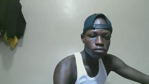 Snapshot of luoislove chatting on 10-29-25, 08:49 luoislove online show from 10-29-25, 08:49