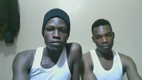 Snapshot of luoislove chatting on 11-02-25, 05:48 luoislove online show from 11-02-25, 05:48