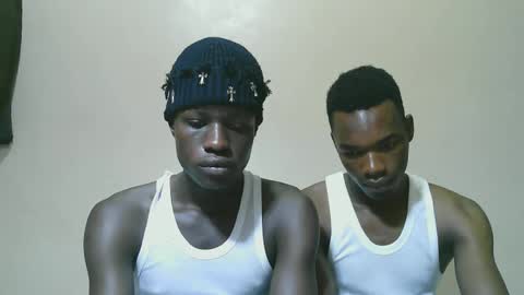 Snapshot of luoislove chatting on 11-04-25, 05:28 luoislove online show from 11-04-25, 05:28