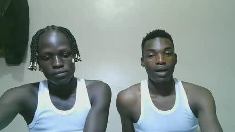 Snapshot of luoislove chatting on 11-04-25, 06:07 luoislove online show from 11-04-25, 06:07