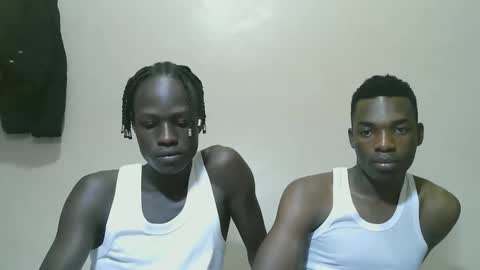 Snapshot of luoislove chatting on 11-07-25, 07:25 luoislove online show from 11-07-25, 07:25