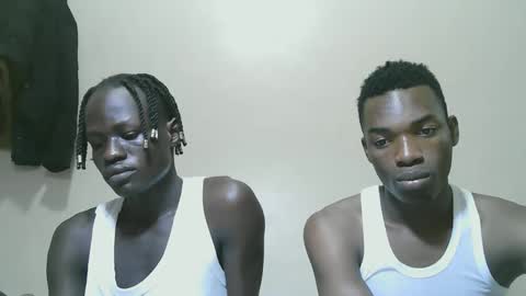 Snapshot of luoislove chatting on 11-09-25, 02:15 luoislove online show from 11-09-25, 02:15