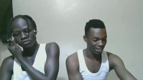 Snapshot of luoislove chatting on 11-10-25, 04:33 luoislove online show from 11-10-25, 04:33