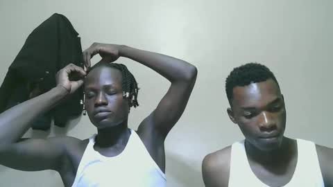 Snapshot of luoislove chatting on 11-15-25, 08:27 luoislove online show from 11-15-25, 08:27