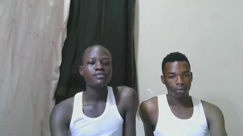 Snapshot of luoislove chatting on 11-25-25, 04:23 luoislove online show from 11-25-25, 04:23