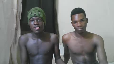 Snapshot of luoislove chatting on 12-01-25, 06:02 luoislove online show from 12-01-25, 06:02