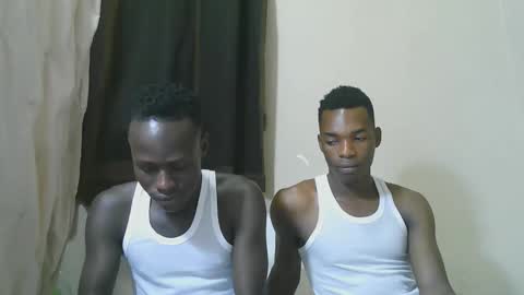 Snapshot of luoislove chatting on 12-05-25, 05:09 luoislove online show from 12-05-25, 05:09