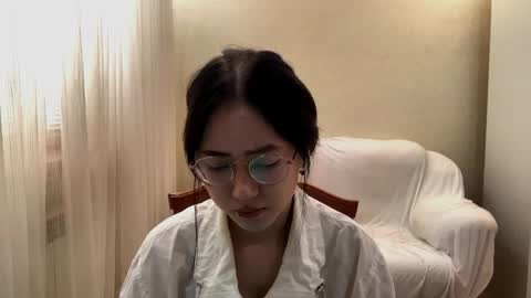 Snapshot of lupefaulker chatting on 05-11-26, 01:06 Roxie online show from 05-11-26, 01:06