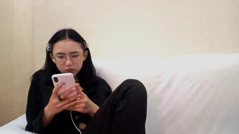 Snapshot of lupefaulker chatting on 06-05-26, 01:06 Roxie online show from 06-05-26, 01:06