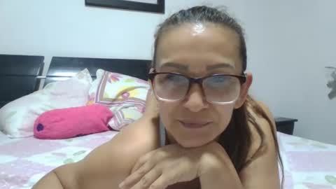 Snapshot of lupitavega_ chatting on 09-10-25, 10:59 Lupita online show from 09-10-25, 10:59