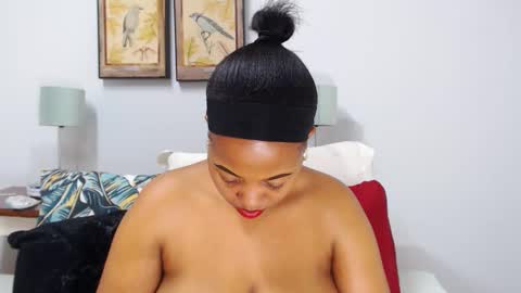 Snapshot of lusciousboobzz chatting on 11-22-25, 08:24 lusciousboobzz online show from 11-22-25, 08:24